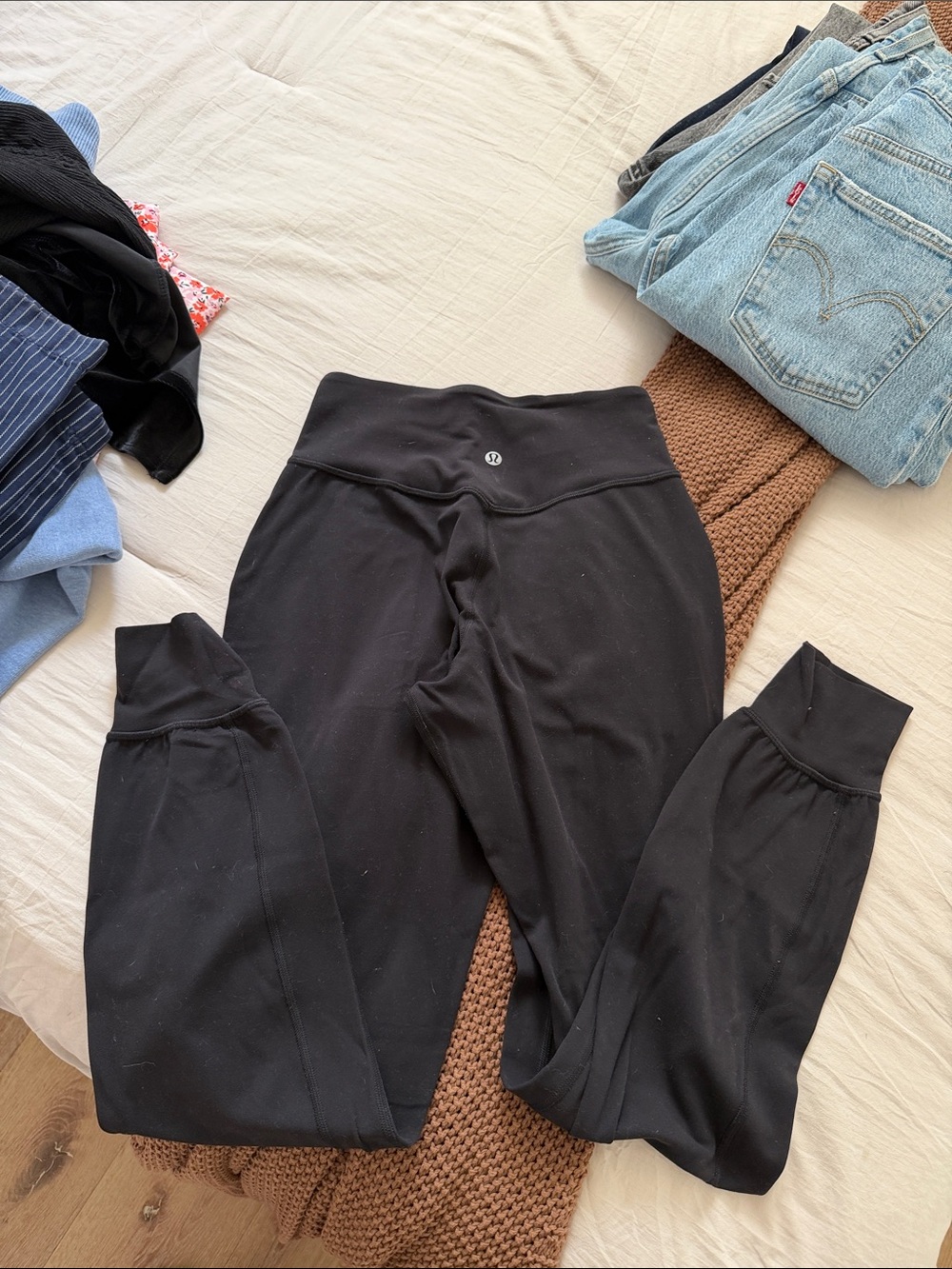 lululemon athletica Black mid Rise joggers